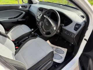 /photos/9911/35048c46-0906-40a8-88d2-60e6f6460bf0_i320x240.jpg